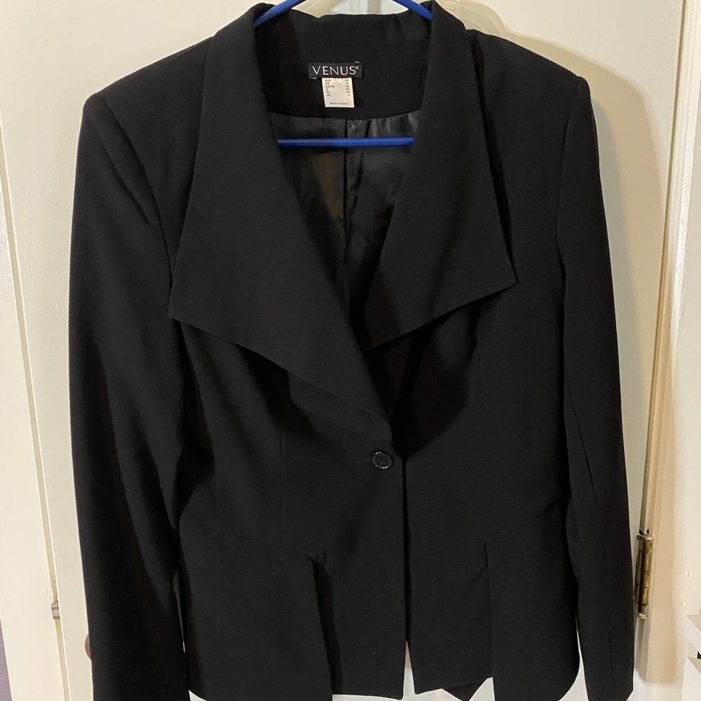 Venus black button up blazer. ✨Like New✨